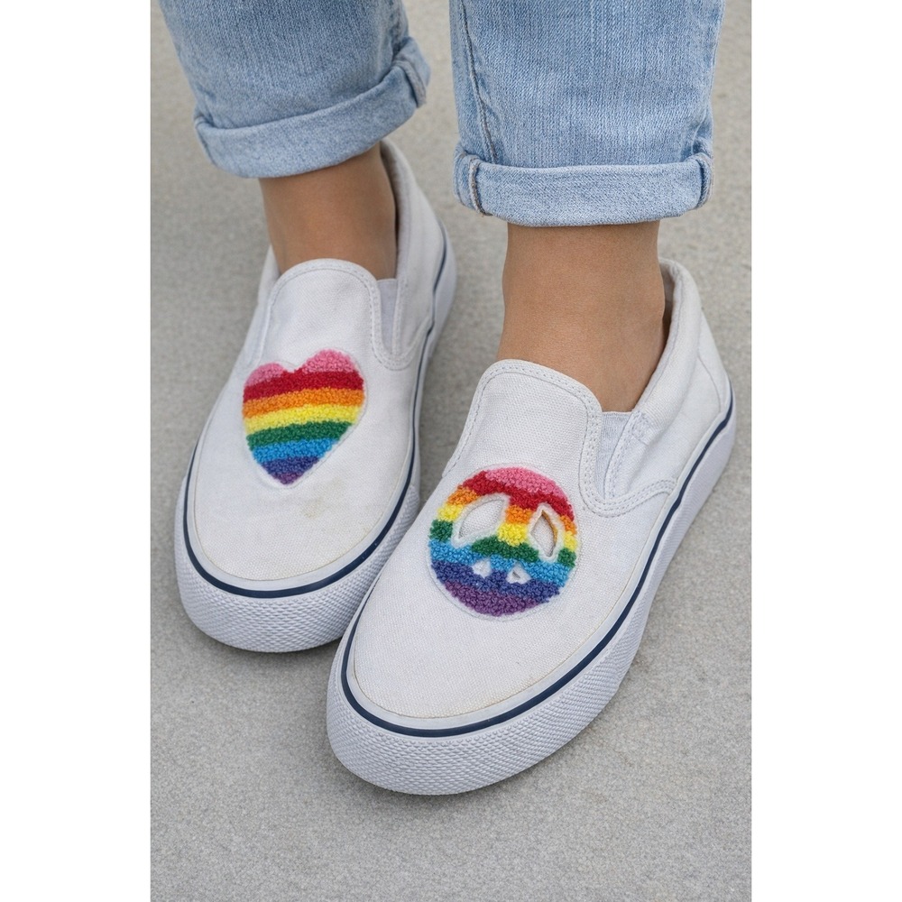 Sperry Crest Vibe Pride Canvas Rainbow Heart Peace SlipOn Sneaker‎ 9.5s Festival